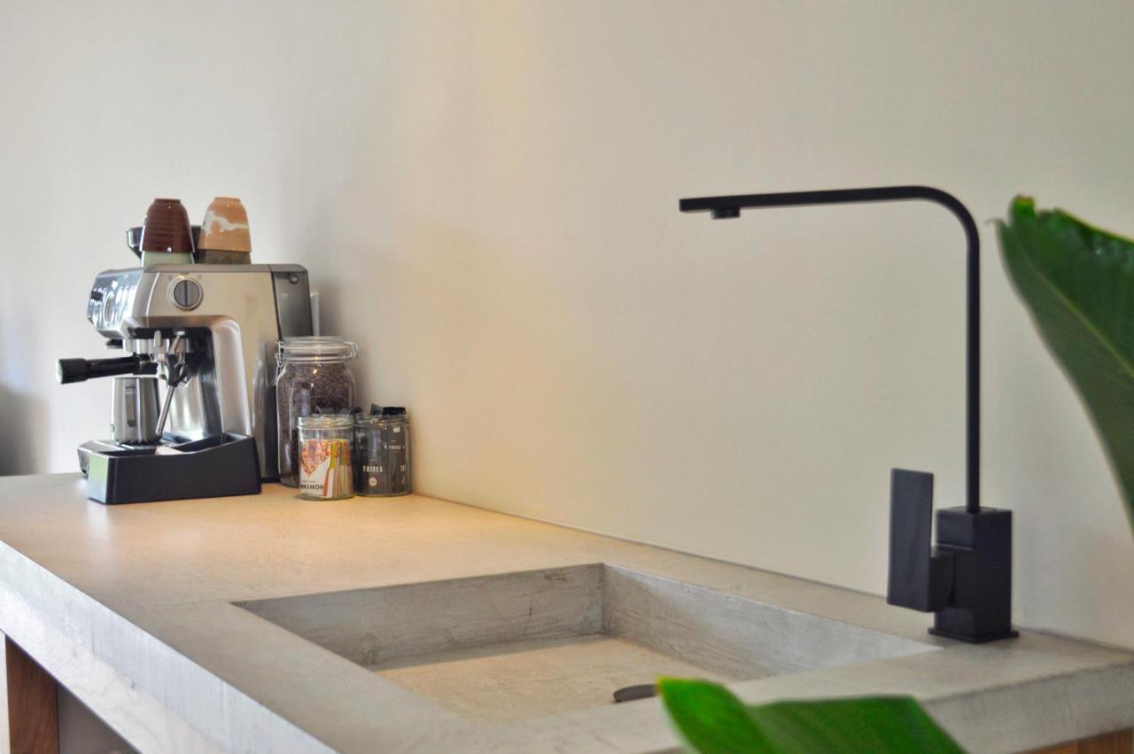 Van Heeckeren Apartments & Suites Nes Nes  Bagian luar foto