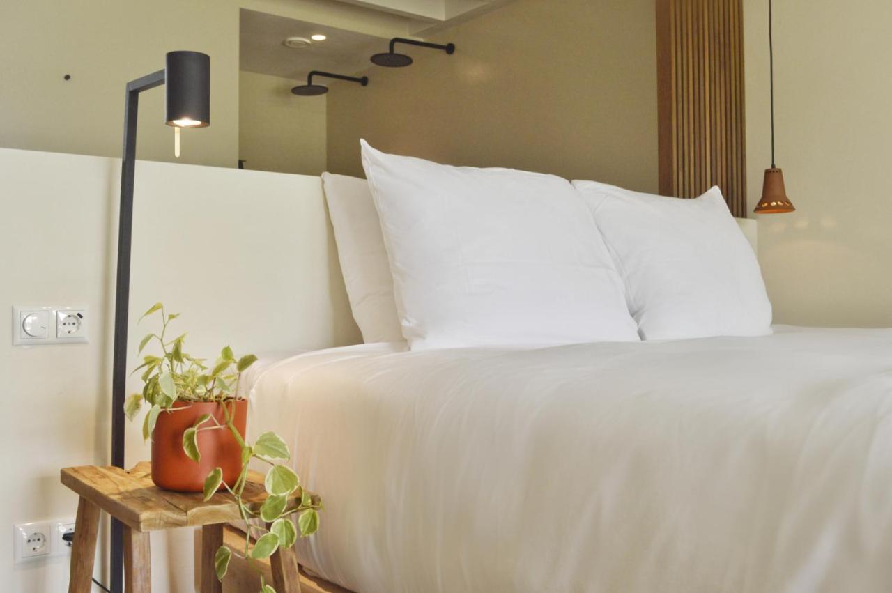 Van Heeckeren Apartments & Suites Nes Nes  Bagian luar foto