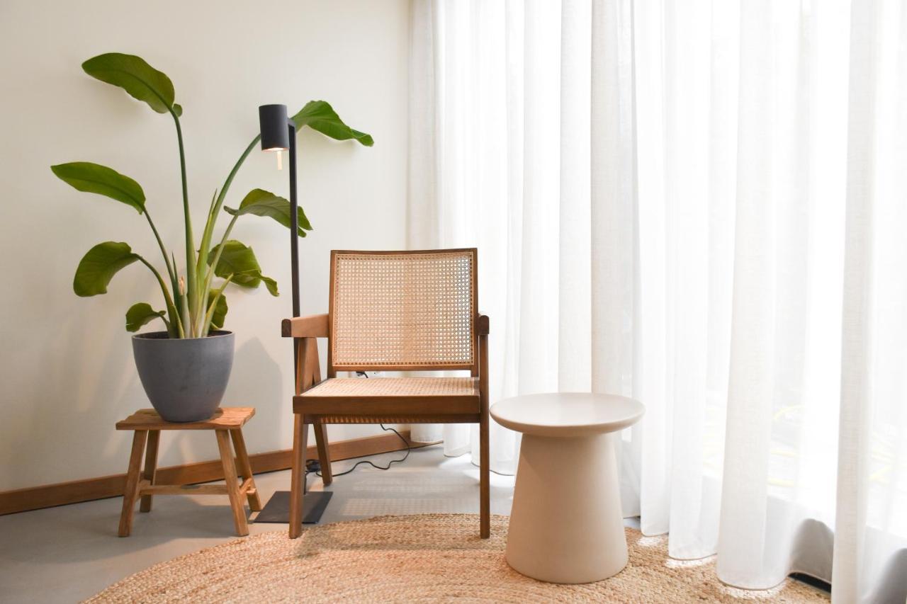 Van Heeckeren Apartments & Suites Nes Nes  Bagian luar foto