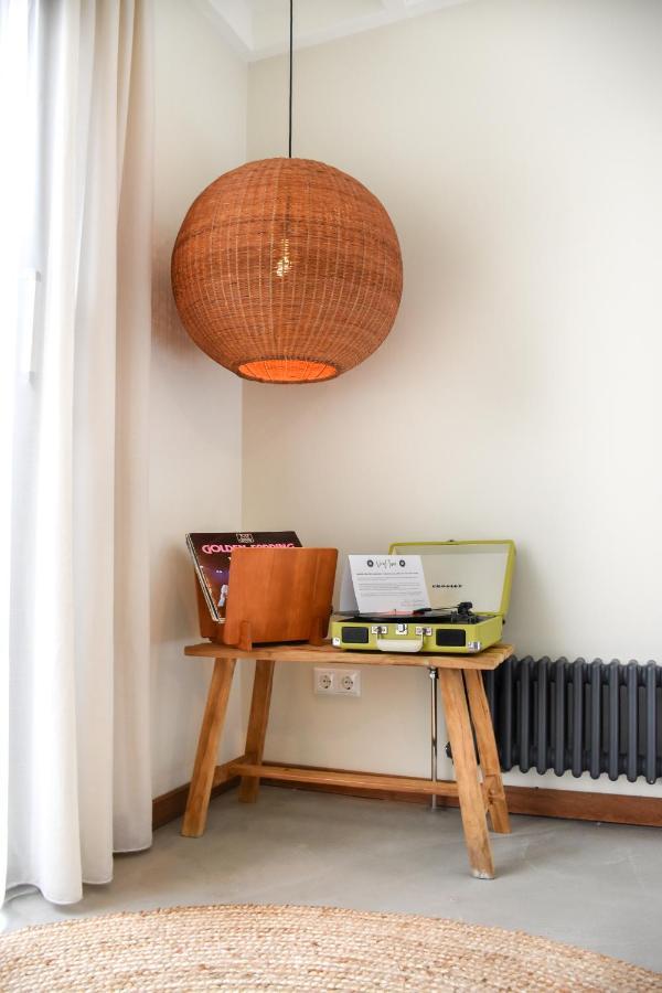 Van Heeckeren Apartments & Suites Nes Nes  Bagian luar foto